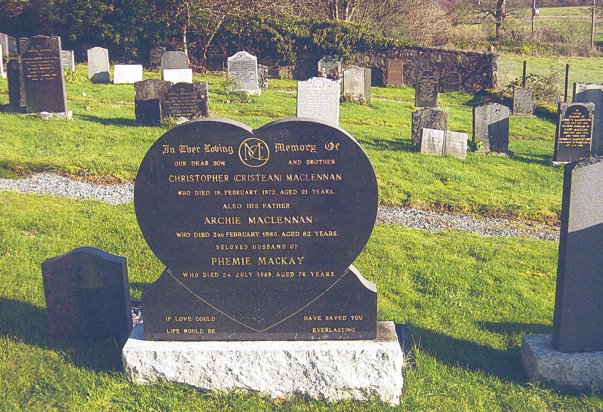 Photo of headstones/Archie MacLennan d1985 hdstn Lochalsh
